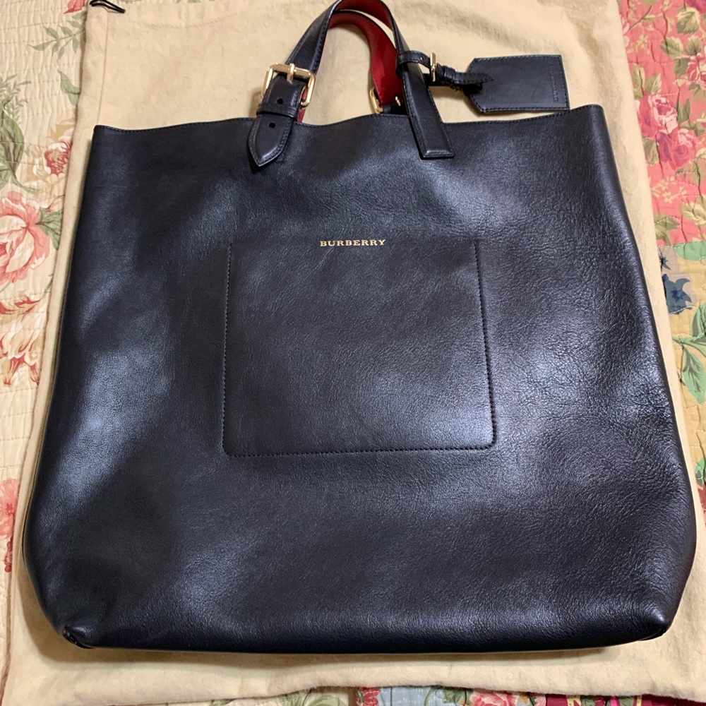 Burberry Reversible Purse Black/Red w/wallet